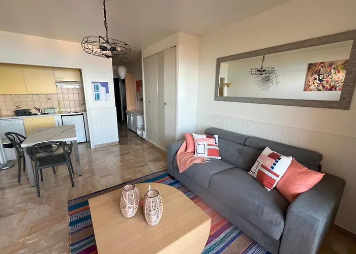 Virginie - Spacious Luminous Sea View Terrace דירה