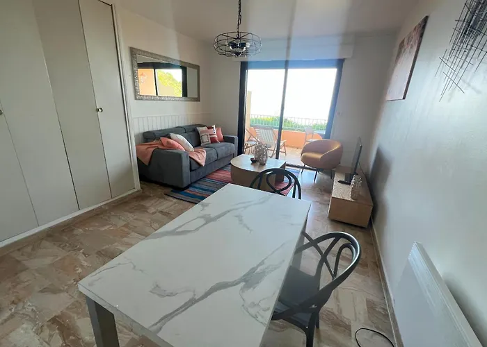 Virginie - Spacious Luminous Sea View Terrace דירה